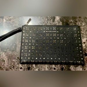 EUC Michael Kors large wristlet/clutch measurements included in listing